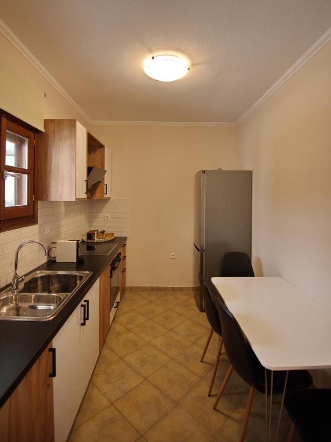 Elpida Apartments Votsi  Exterior photo